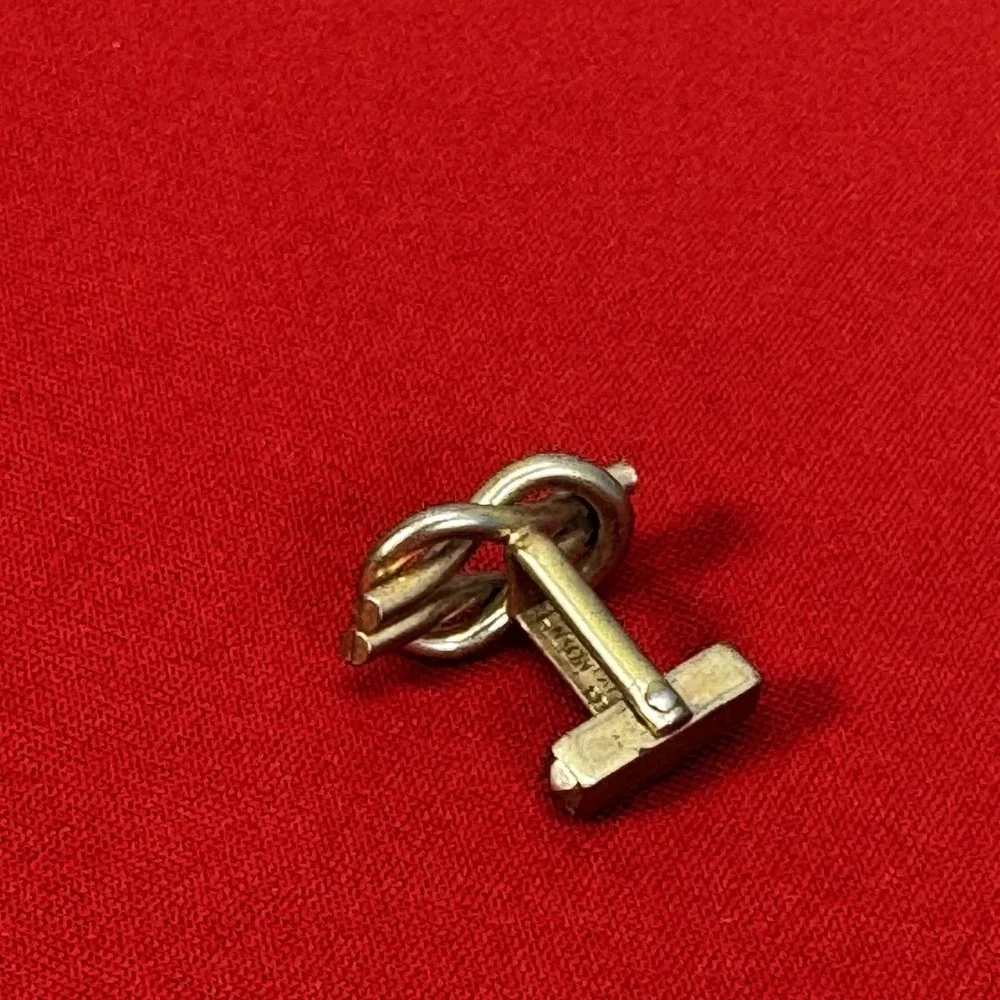 Single‎ Vintage Anson Gold Tone Knotted Cuff Link